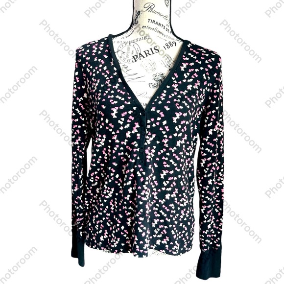 Victoria's Secret Long Sleeve V-Neck Love heart Sleep waffle knit Shirt Size L - Picture 1 of 7